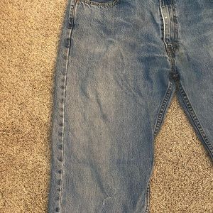 distressed 505 levi’s size; 40x32
